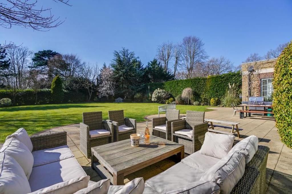 Additional image 17 of 6 bed detached house to rentManor House Drive, Burwood Park, Walton On Thames, Surrey KT12