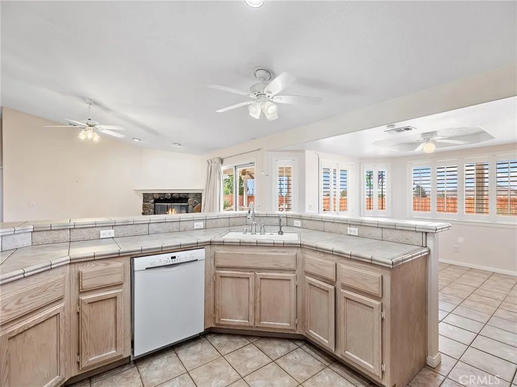 Additional image 76 of 16992 Joshua Rd, Apple Valley, CA 92307