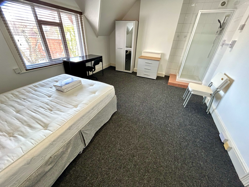 Room to rentWindsor Road, Bournemouth BH5