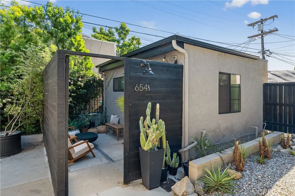 Additional image 50 of 654 S Soto st, Los Angeles, CA 90023