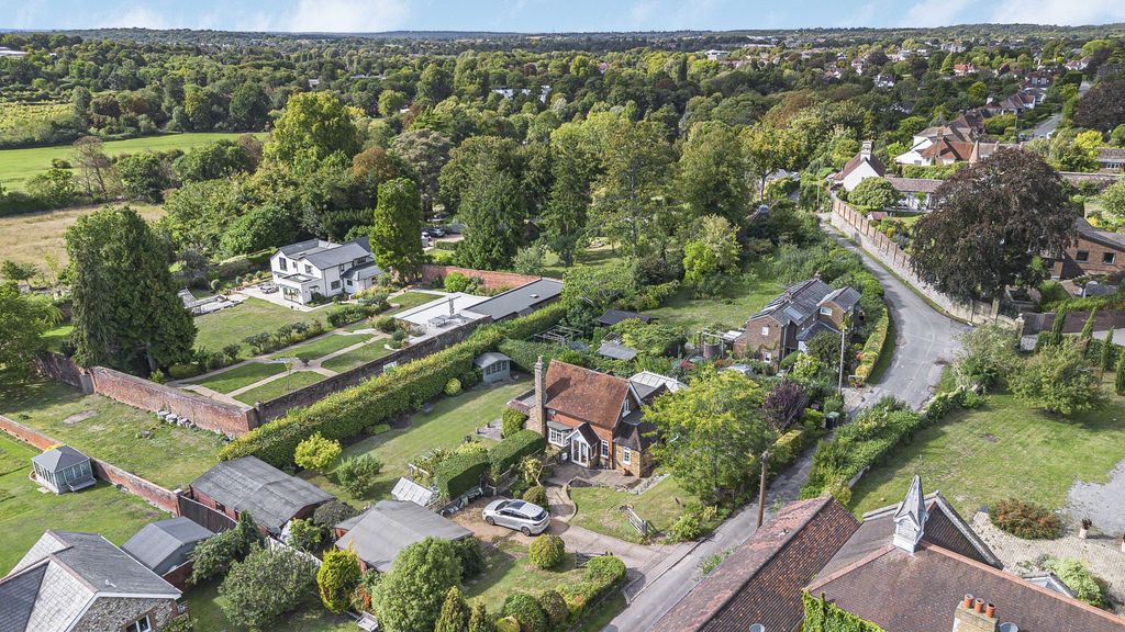 Additional image 25 of 2 bed detached house to rentDowns Lane, Leatherhead KT22