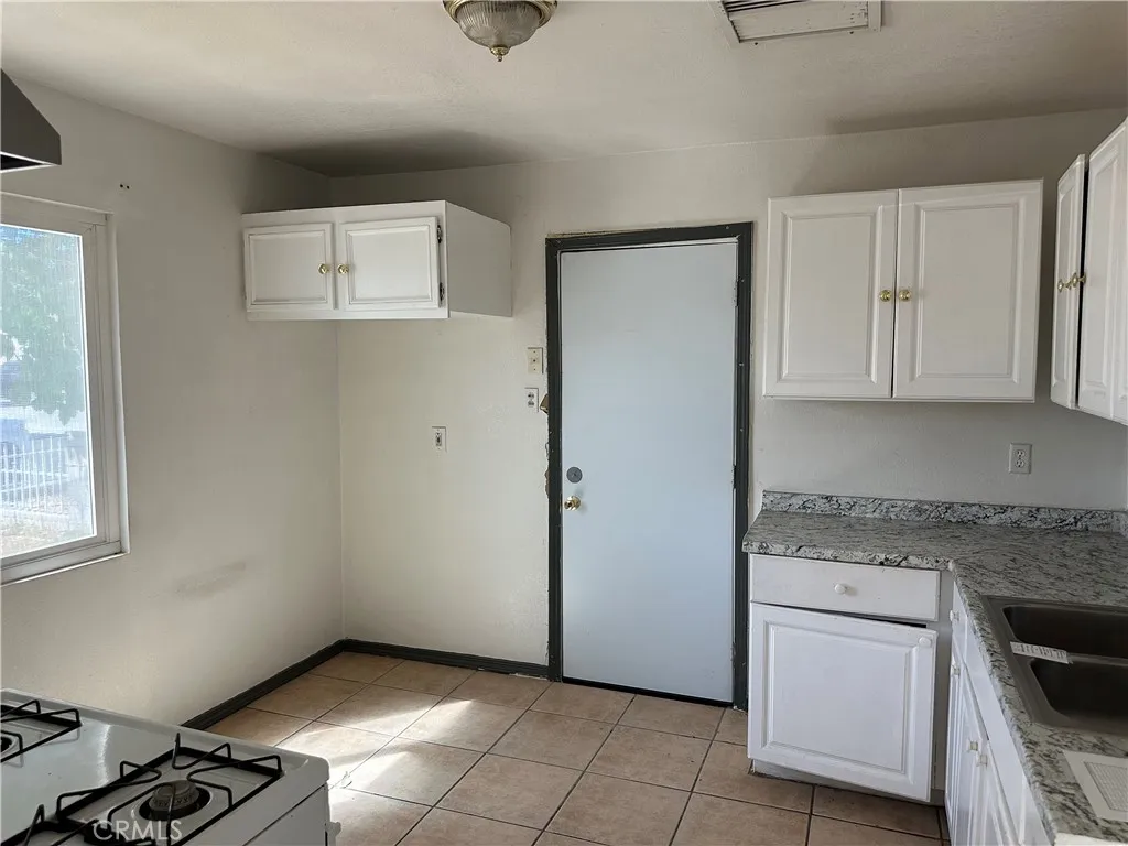 Additional image 33 of 709 Caliente Dr, Barstow, CA 92311