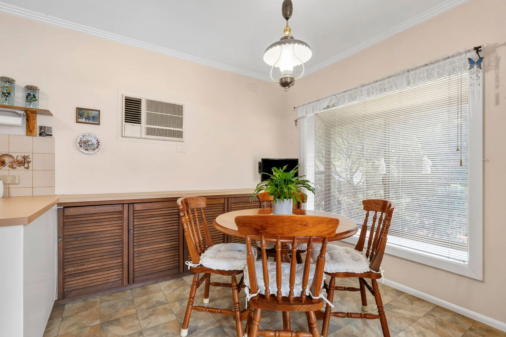 27 Castleton Road, Herne Hill VIC 3218 photo 4