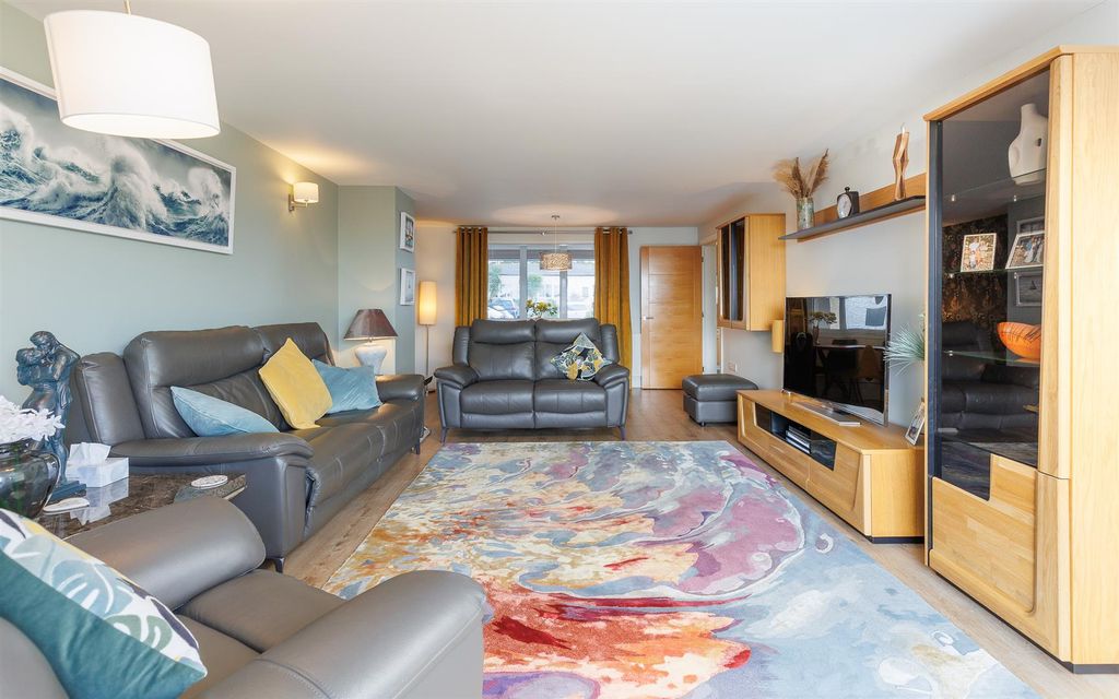 Additional image 19 of 5 bed detached house for saleBattery Road, Cowes PO31