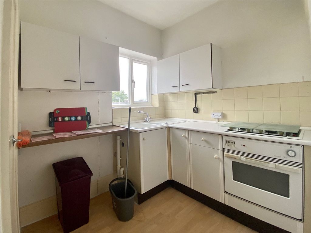 Additional image 6 of 2 bed flat to rentFlat 1, Albion Stores, Clarence Street, Pembroke Dock SA72