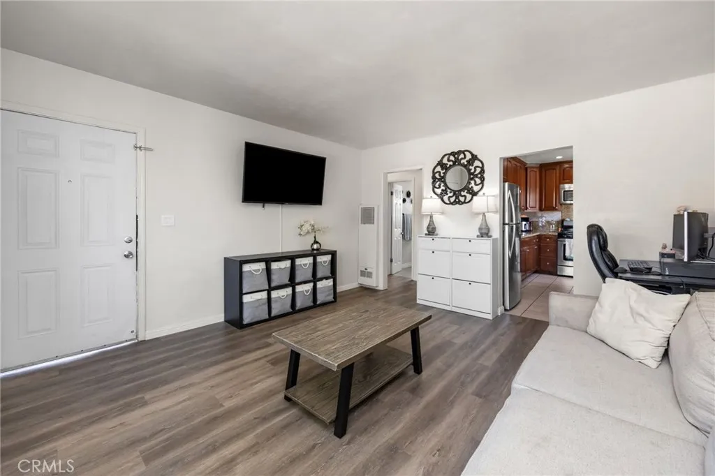 Additional image 9 of 435 E Adams St, Santa Ana, CA 92707