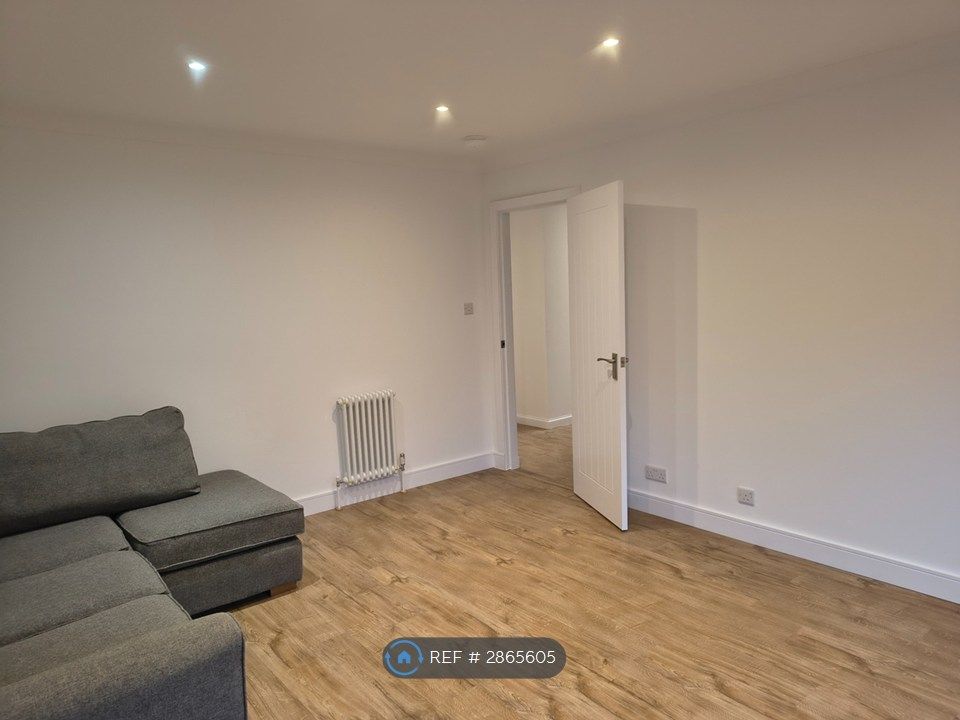 Additional image 6 of 2 bed flat to rentHillview Place, Dollar FK14