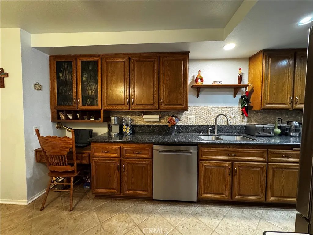 Additional image 7 of 20607 Roscoe Blvd Unit C, Winnetka, CA 91306