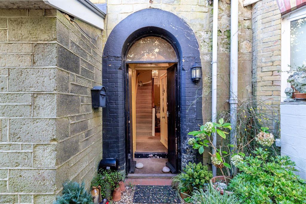 Additional image 4 of 5 bed property for saleBonchurch, Isle Of Wight PO38