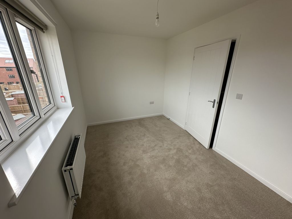 Additional image 15 of 3 bed town house to rentEpping Drive, Peterborough PE7