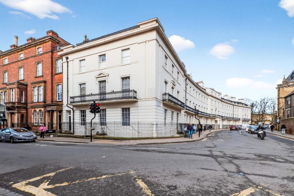 2 bed flat to rentSt. Leonards Place, York YO1