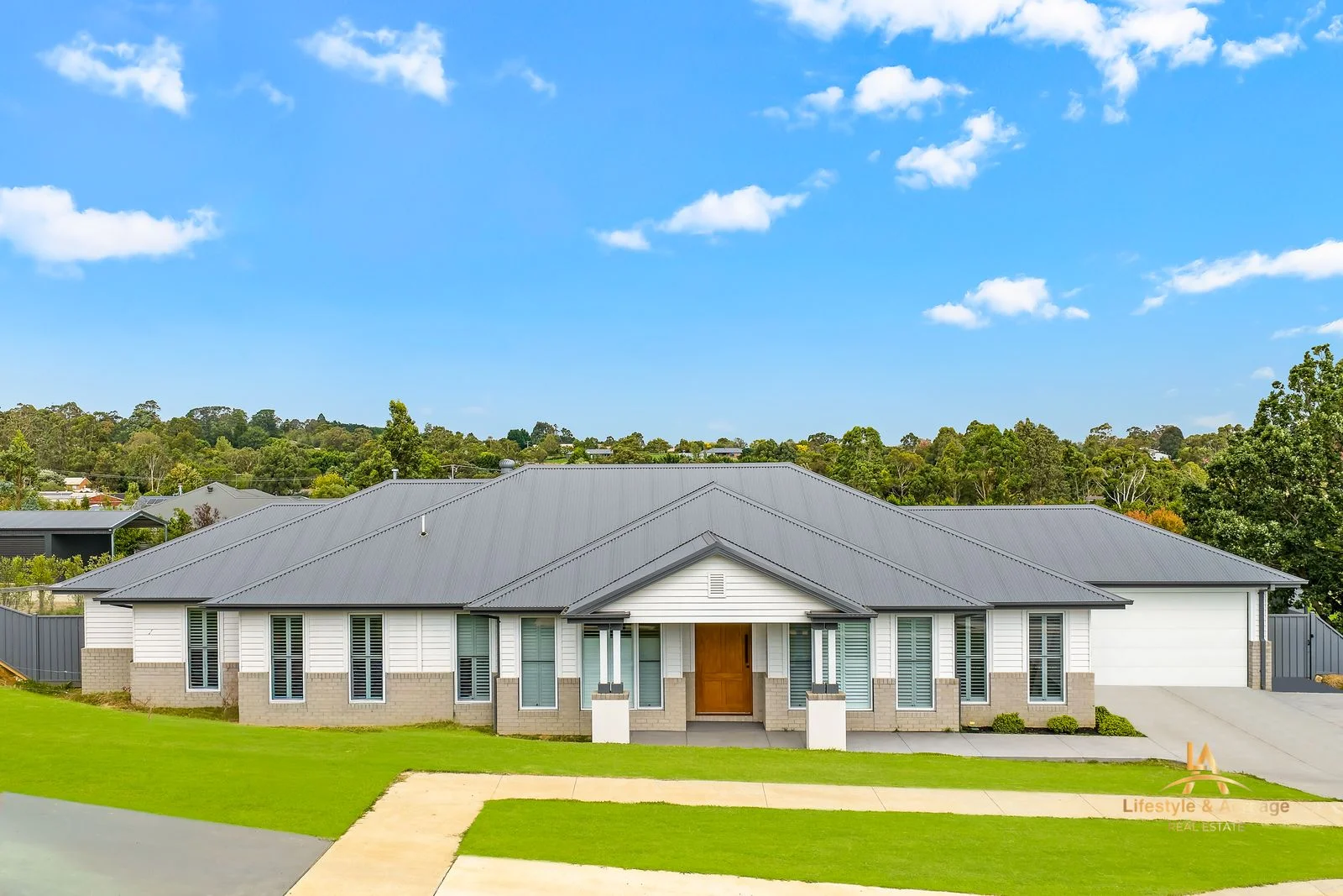 26 ROYAL PINES DRIVE, Drouin VIC 3818