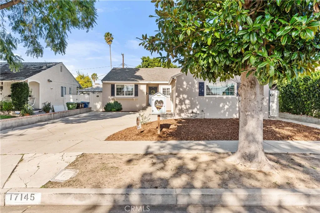 Additional image 3 of 17145 Strathern Street, Lake Balboa, CA 91406