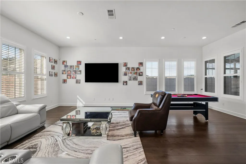 Additional image 91 of 8327 N Mariposa Court, Canoga Park, CA 91304