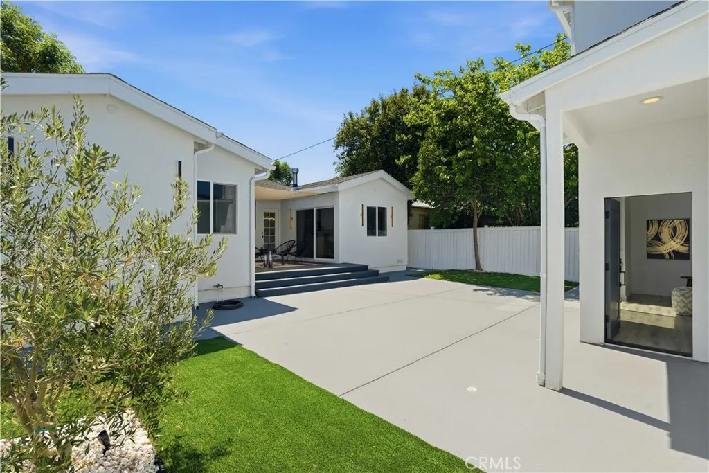 Additional image 33 of 17721 Burbank Blvd, Encino, CA 91316