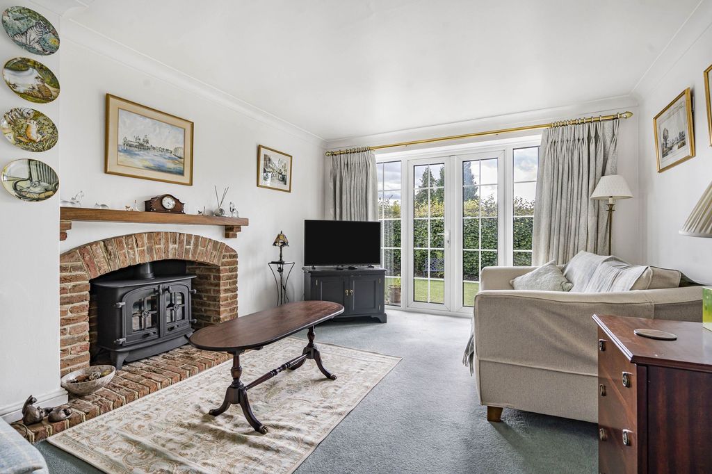 Additional image 6 of 2 bed detached house to rentDowns Lane, Leatherhead KT22
