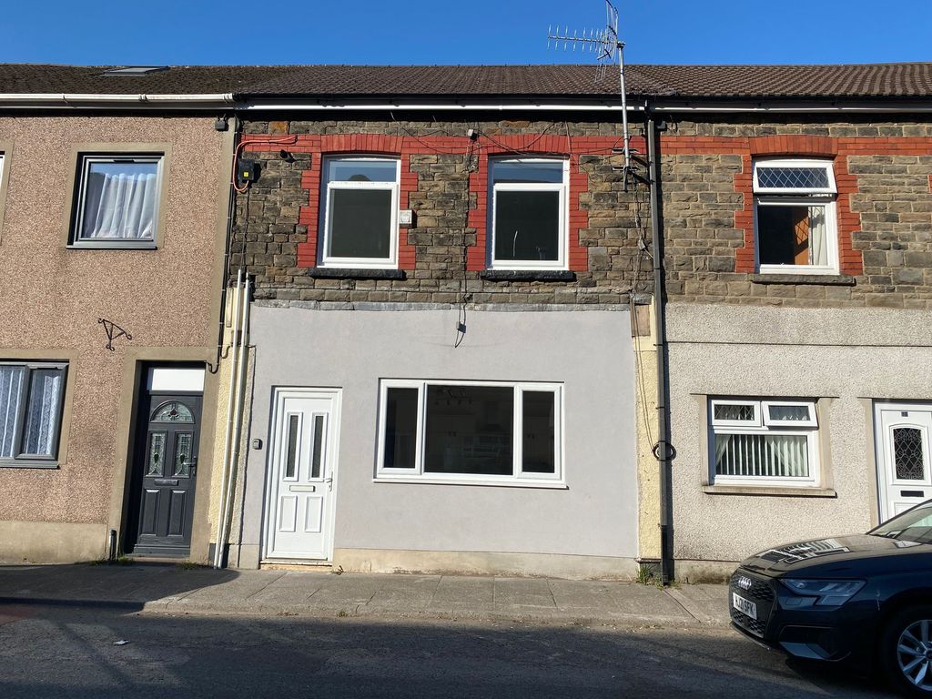 3 bed flat to rentCanning Street, Cwm NP23