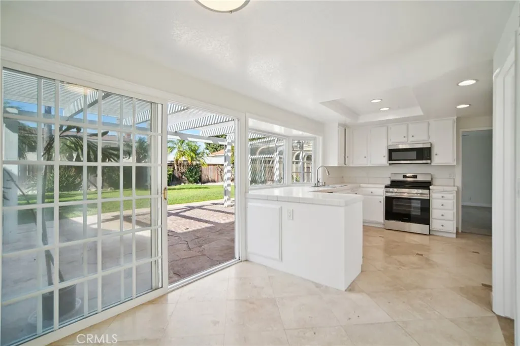 Additional image 16 of 1070 Visalia Dr, Costa Mesa, CA 92626