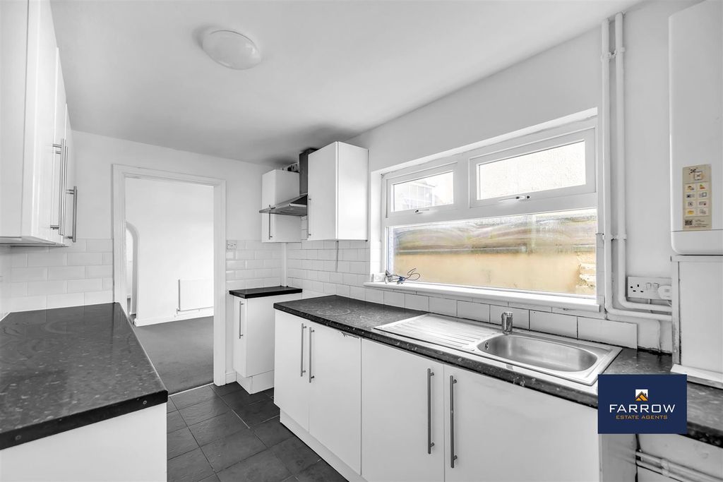 Additional image 3 of 3 bed terraced house to rentDonnington Street, Grimsby DN32