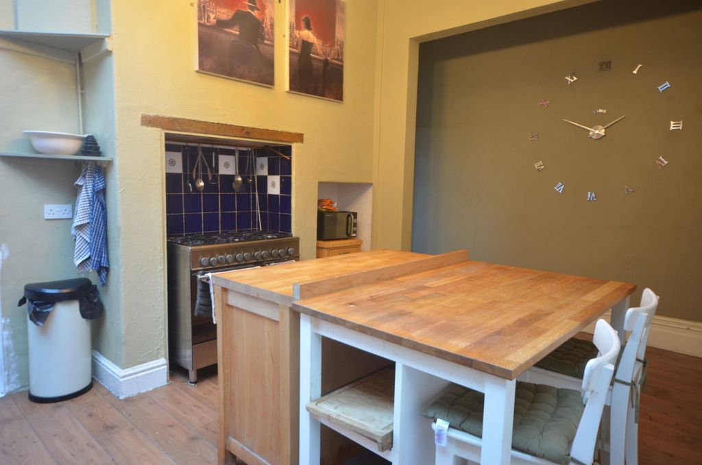Additional image 7 of 4 bed town house to rentAbbey Road, Grimsby DN32