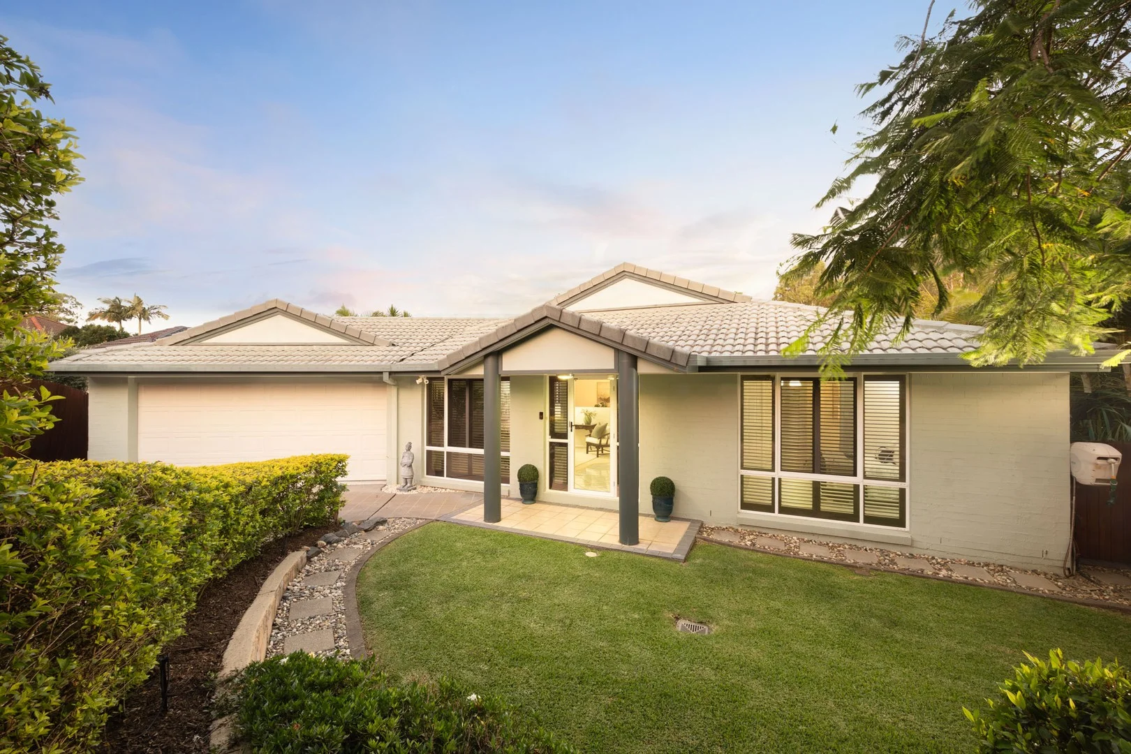 11 Roberts Court, Brookfield QLD 4069