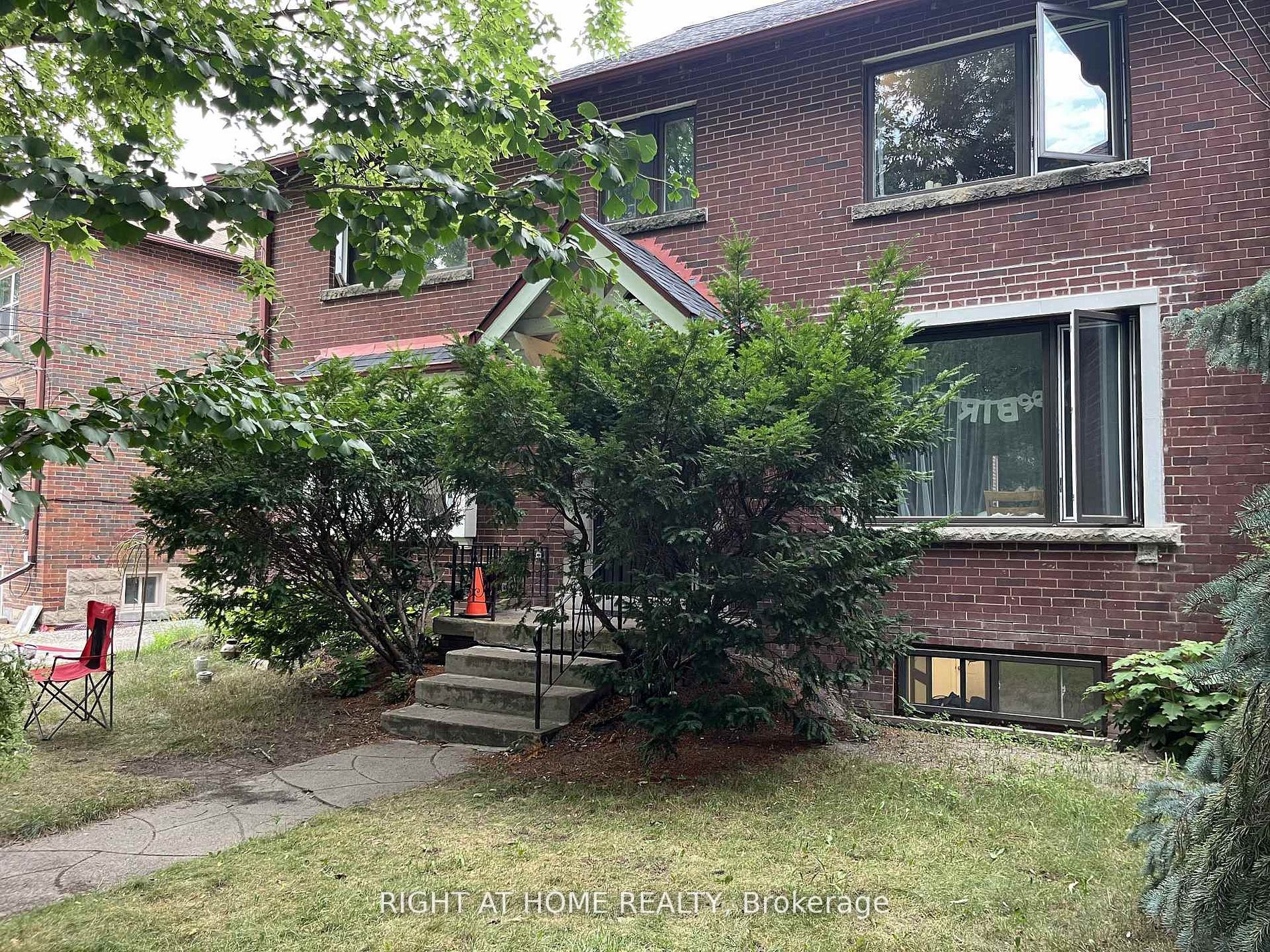 11 Rivercrest Road, Toronto, ON, M6S 4H4