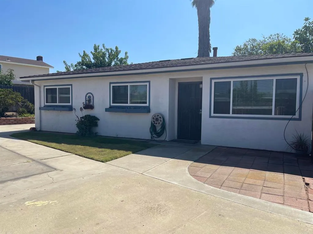 Additional image 34 of 5676 Chateau Dr, San Diego, CA 92117