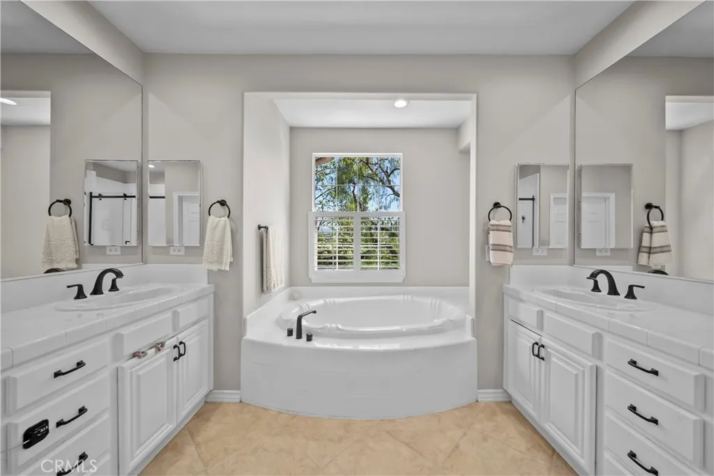 Additional image 125 of 23912 Lakeside Road, Valencia, CA 91355