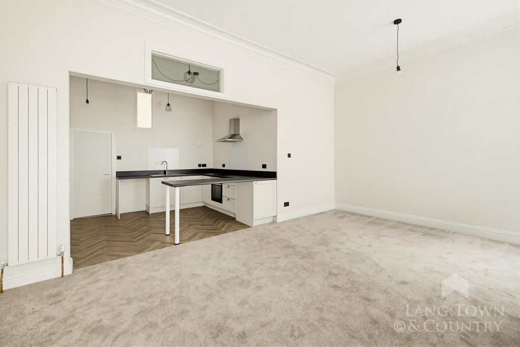 Additional image 4 of 1 bed flat to rentFlat 4, Southside Street, Plymouth PL1