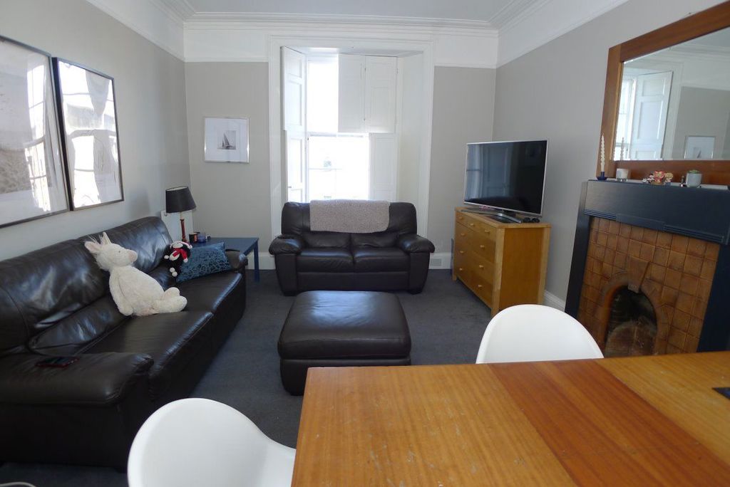 Additional image 2 of 2 bed flat to rent124 North Street, St Andrews KY16