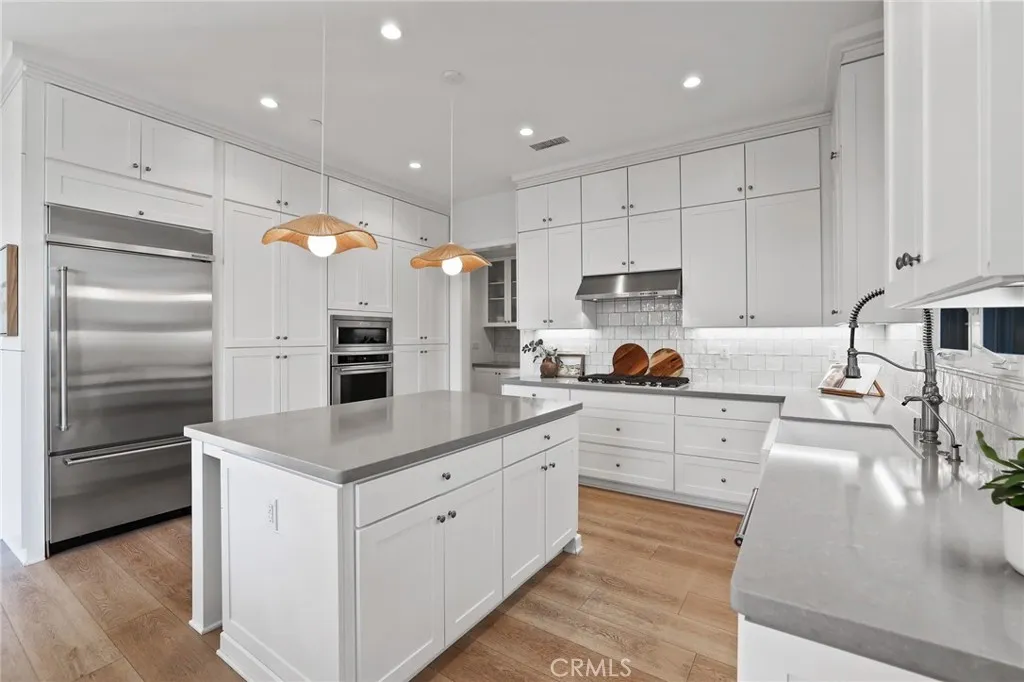 Additional image 86 of 103 Vigna, Irvine, CA 92602