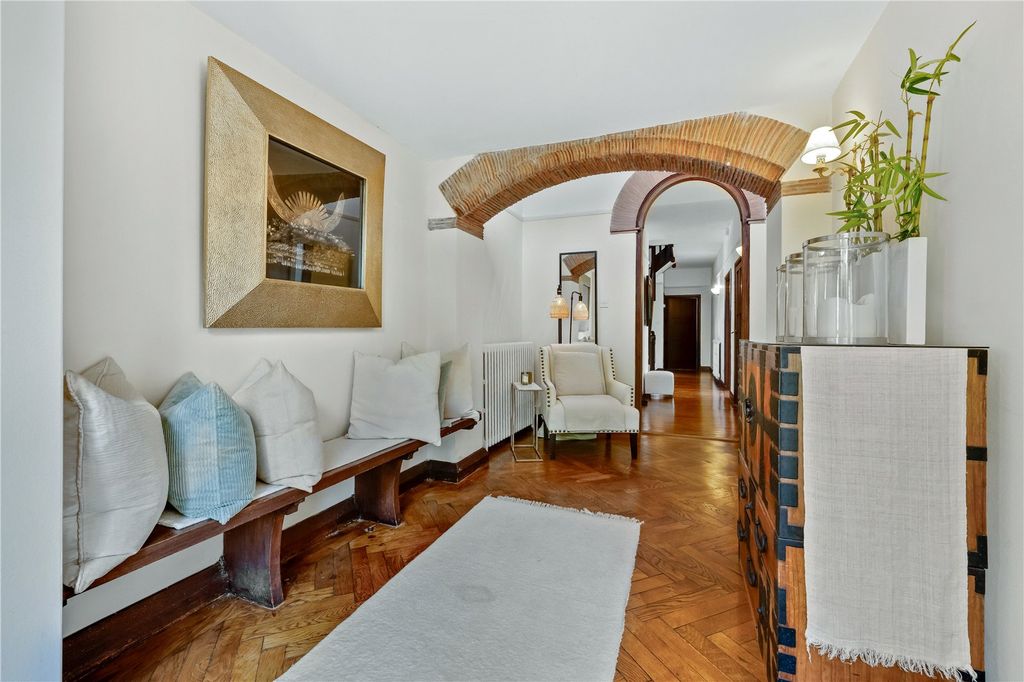 Additional image 8 of 8 bed detached house to rentYaffle Road, Weybridge KT13