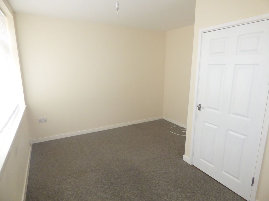 Additional image 2 of 2 bed flat to rentNeath Road, Briton Ferry, Neath, Neath Port Talbot. SA11