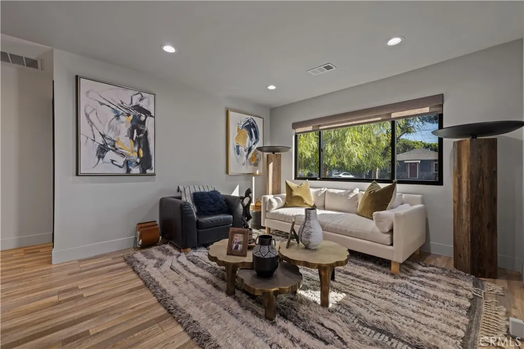 Additional image 3 of 17929 Martha Street, Encino, CA 91316