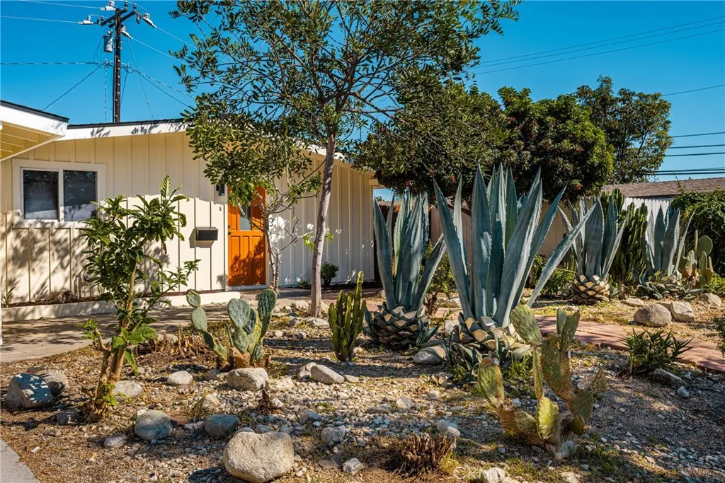 1311 Oak St, Santa Ana, CA 92707
