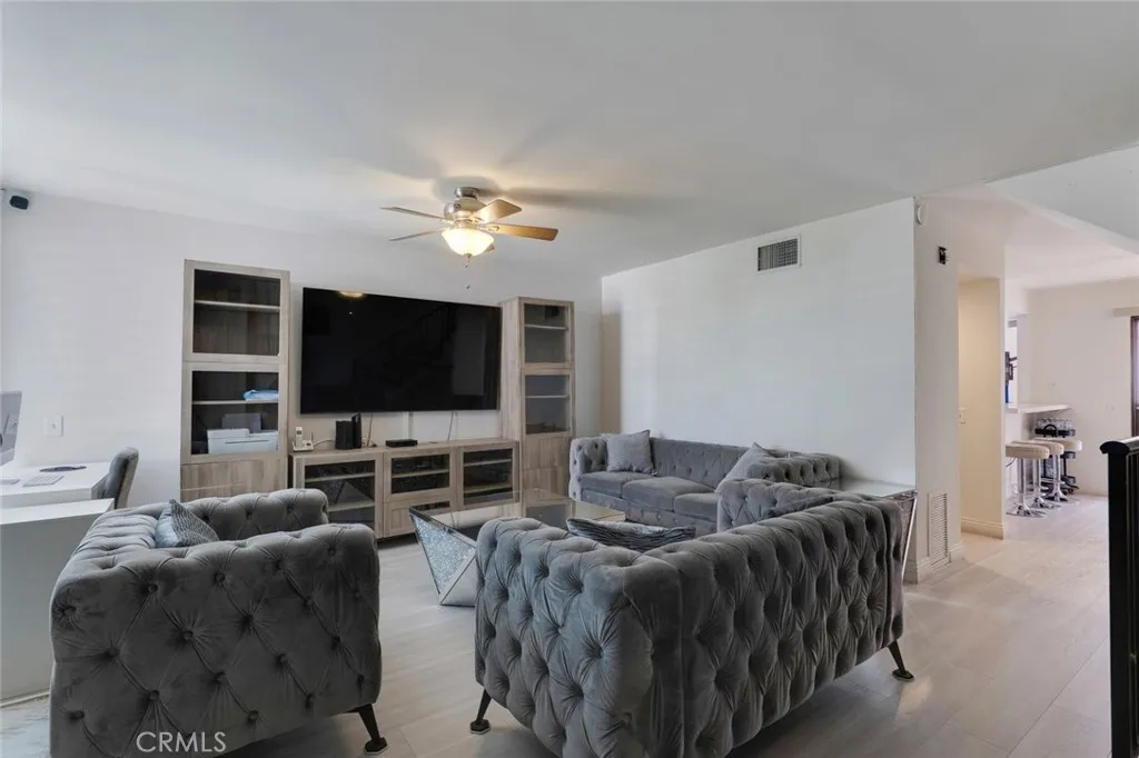 Additional image 39 of 10231 Independence Ave Unit C17, Chatsworth, CA 91311