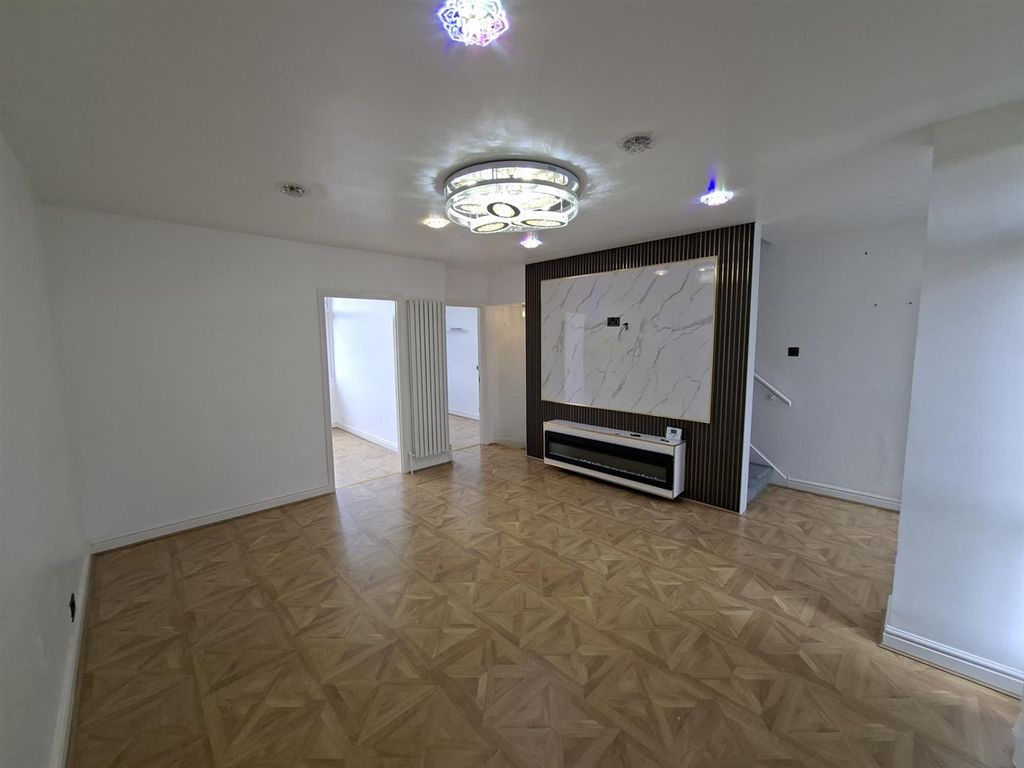 Additional image 19 of 5 bed terraced house to rentBramall Court, Peterborough PE3
