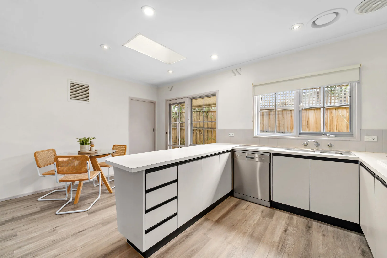 Additional image 5 of 4/20 Linacre Road, Hampton VIC 3188