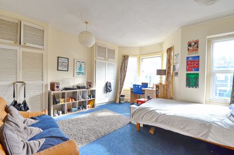 Kennington Avenue, Bristol BS7