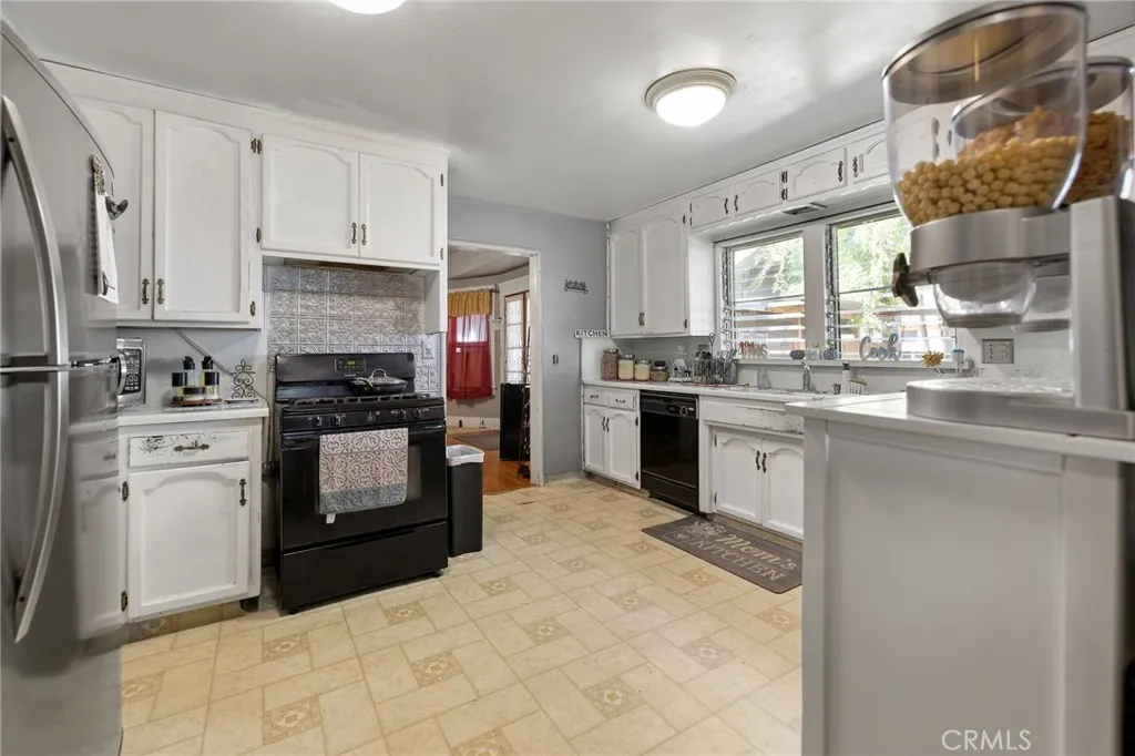 Additional image 66 of 300 N Berry Road, , CA 93272