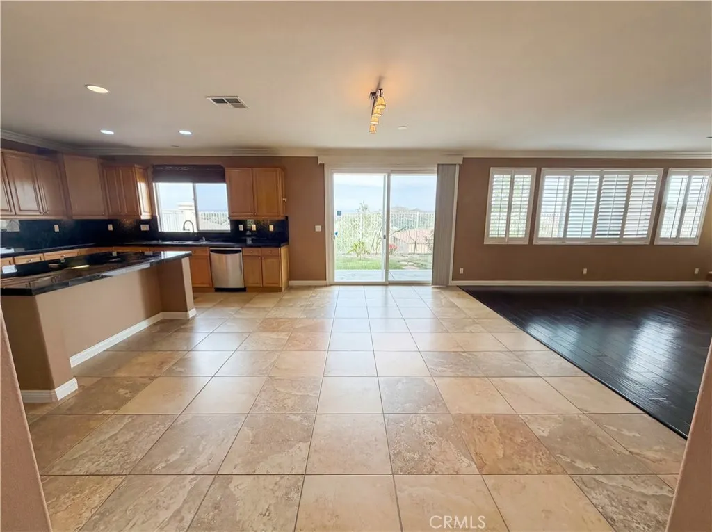 Additional image 111 of 23 Plaza Modena, Lake Elsinore, CA 92532
