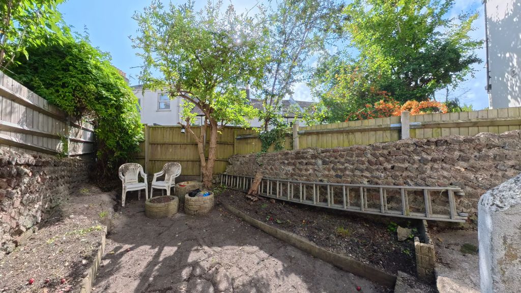 Additional image 10 of 7 bed terraced house to rentRoundhill Crescent, Brighton BN2