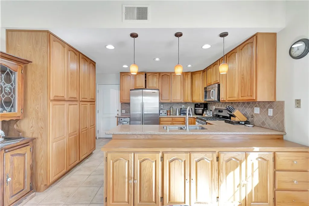 Additional image 8 of 850 E Oak Hill St, Ontario, CA 91761