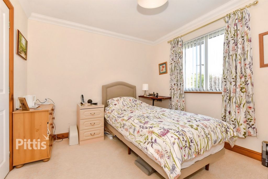 Additional image 9 of 4 bed semi-detached house to rentSt. Saviours Road, Totland Bay PO39