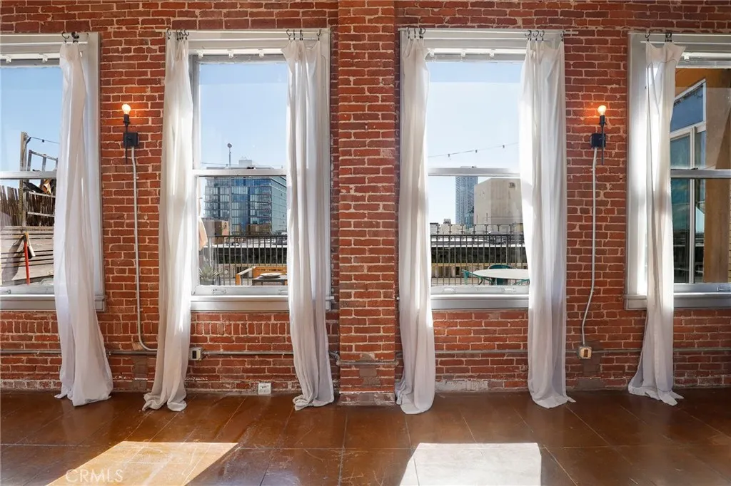 Additional image 8 of 215 W 7th St, Los Angeles, CA 90014