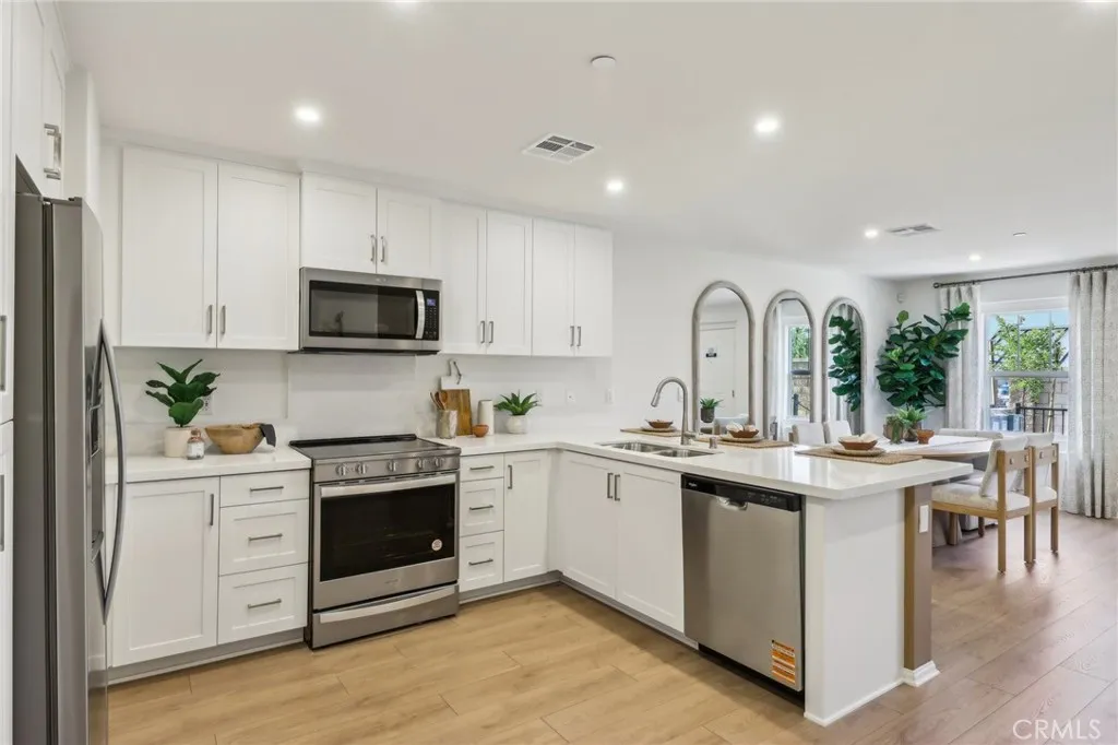 Additional image 7 of 15563 April Dawn Way Unit 2, Fontana, CA 92336