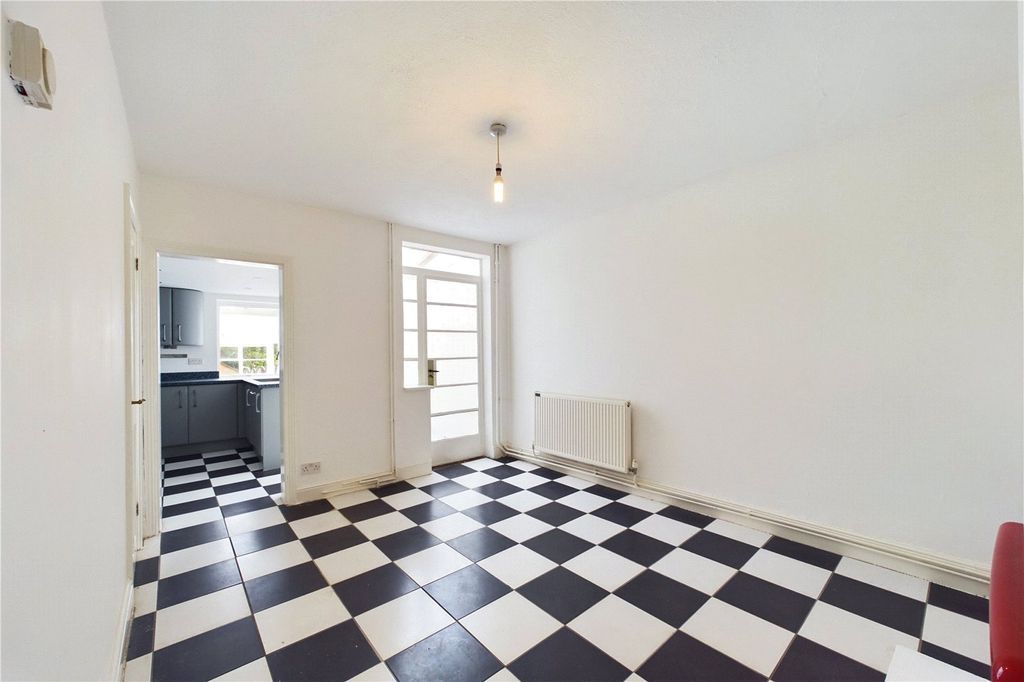 Additional image 5 of 2 bed terraced house to rentHambridge Road, Newbury, Berkshire RG14