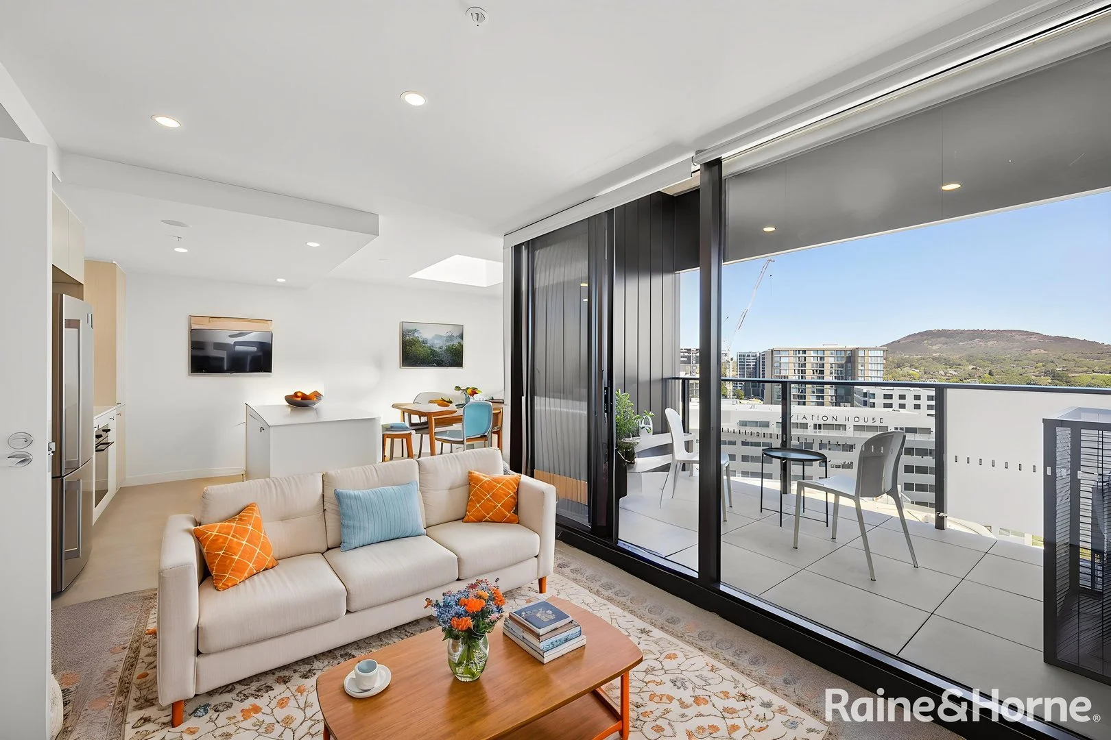 1511/6 Furzer street, Phillip ACT 2606 photo 2