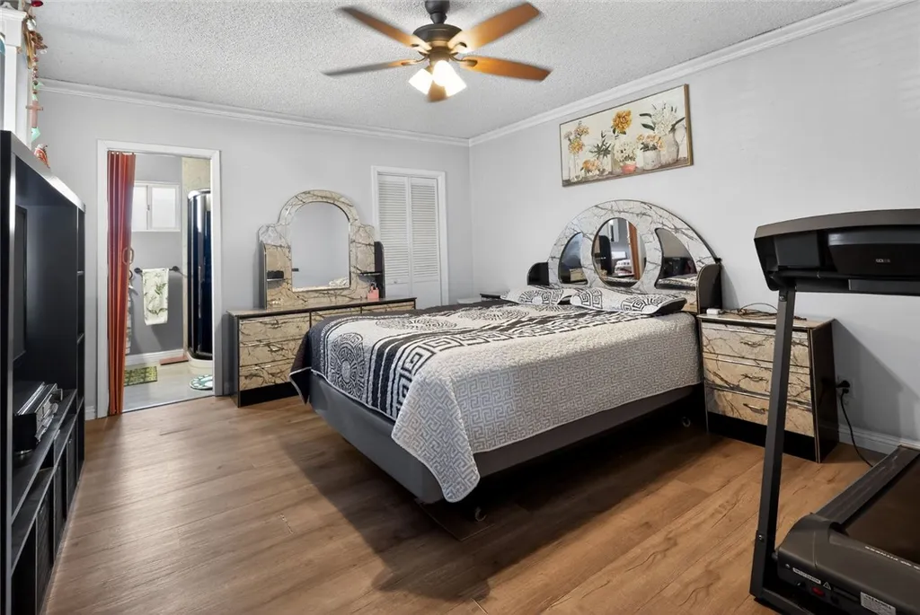 11951 Oxford Ave, Hawthorne, CA 90250