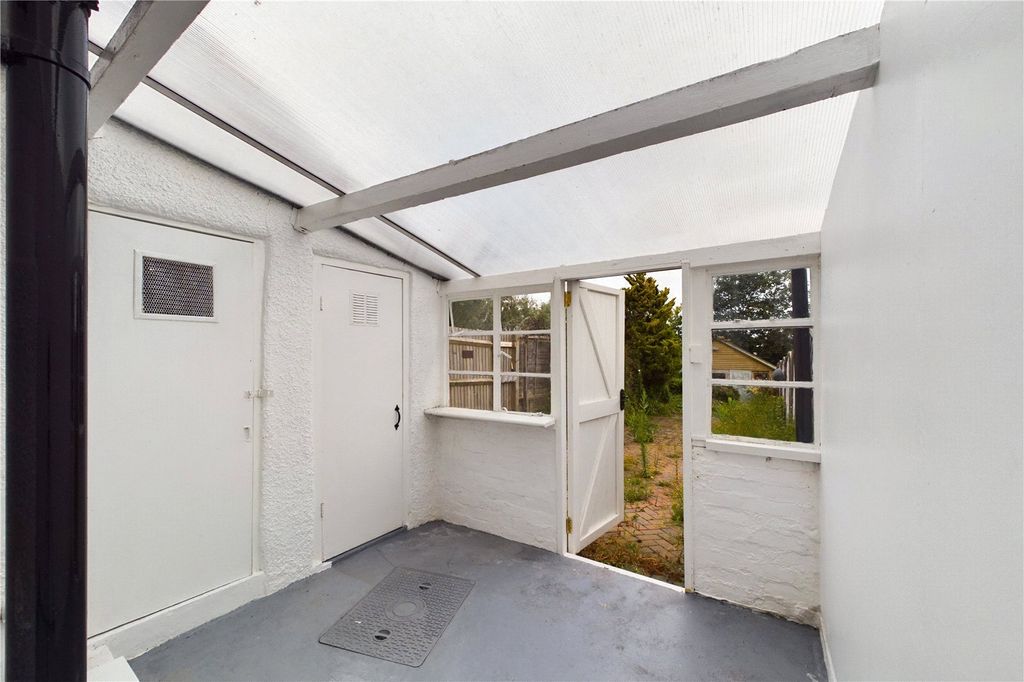 Additional image 9 of 2 bed terraced house to rentHambridge Road, Newbury, Berkshire RG14